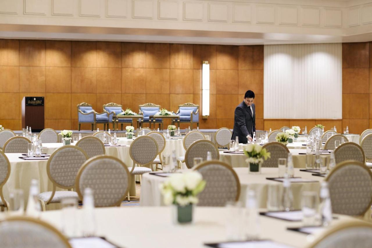 Intercontinental Riyadh By Ihg Zewnętrze zdjęcie A meeting room at the hotel